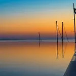 Mykonos Riviera & Spa, A Member Of Small Luxury Of The World Otel Tourlos